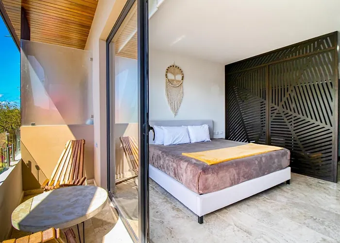 Hotel Menesse #204a Downtown *