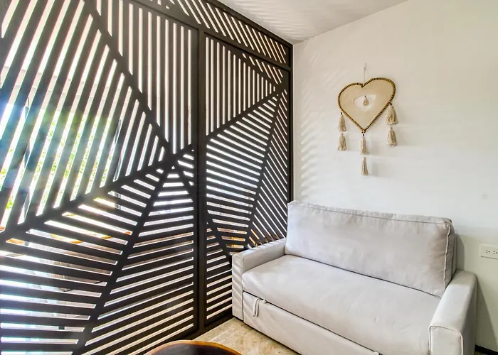 Hotel Menesse #204a Downtown
